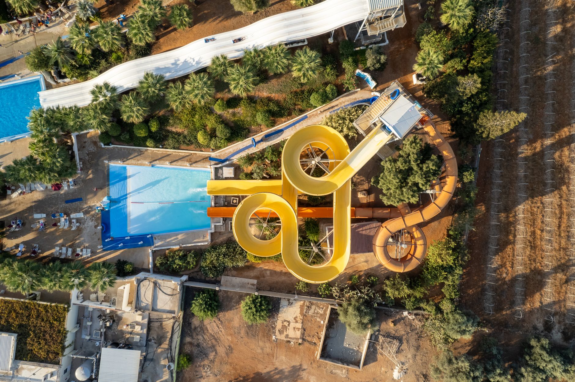 בריכת ריזורט הכל כלול בקפריסין